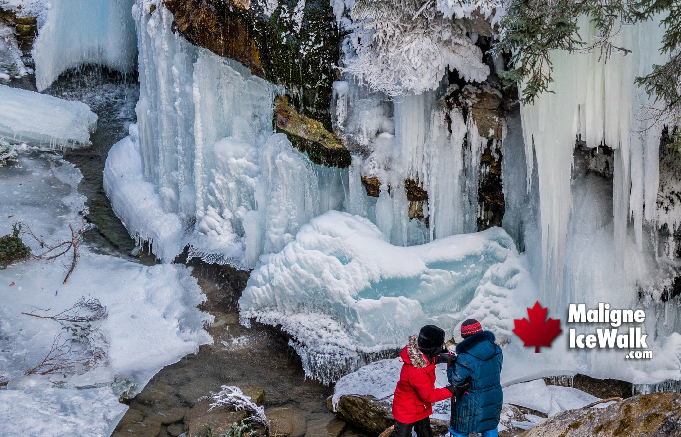 Entering Inside Maligne Canyon Ice Walk